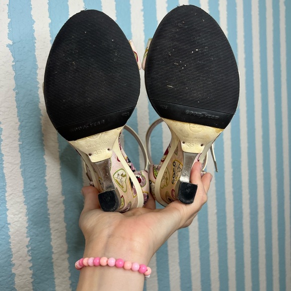 Chanel Pink Heart Embellished Sandals - Picture 5 of 5